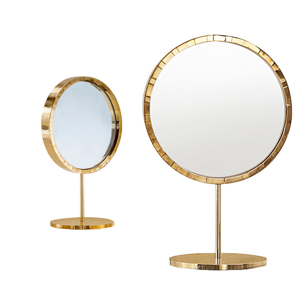 Paris Mirror Oro Table Mirror ist ein filigraner Tischspiegel aus Messing — dekorativ und exquisit.
