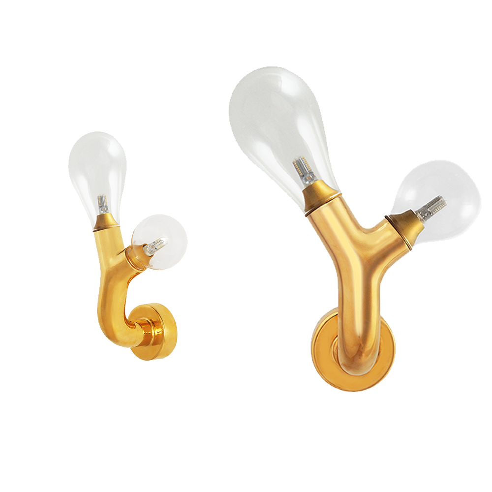 Die zweiflammige Wandleuchte mit goldener Keramik und italienischem Glas