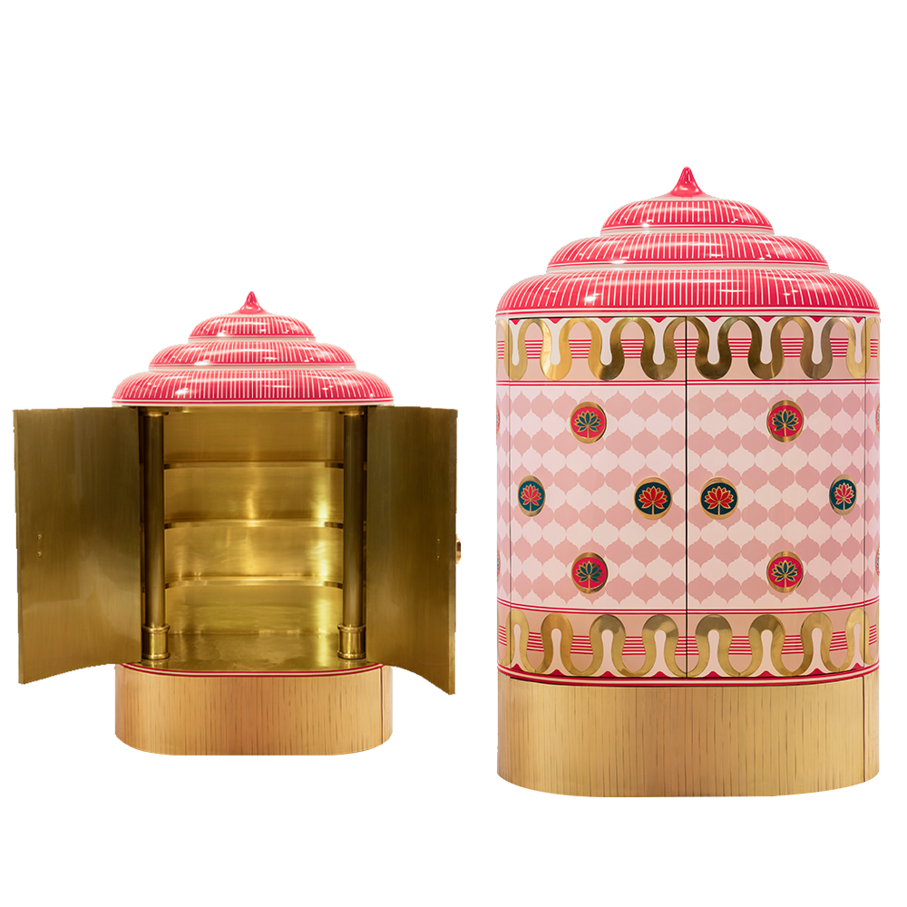 Lotus Sanctum Kabinett in Rosarot mit Messingdetails