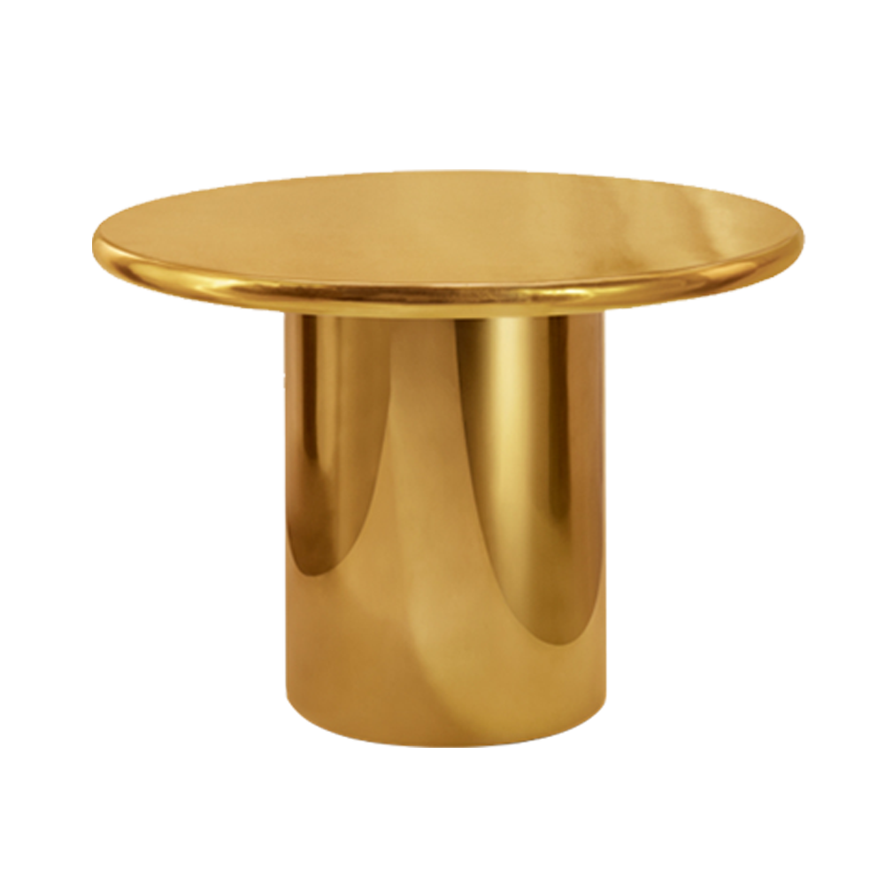 Coronum Coffee Table Large, ein goldener Metalltisch, elegant für moderne Innenräume.