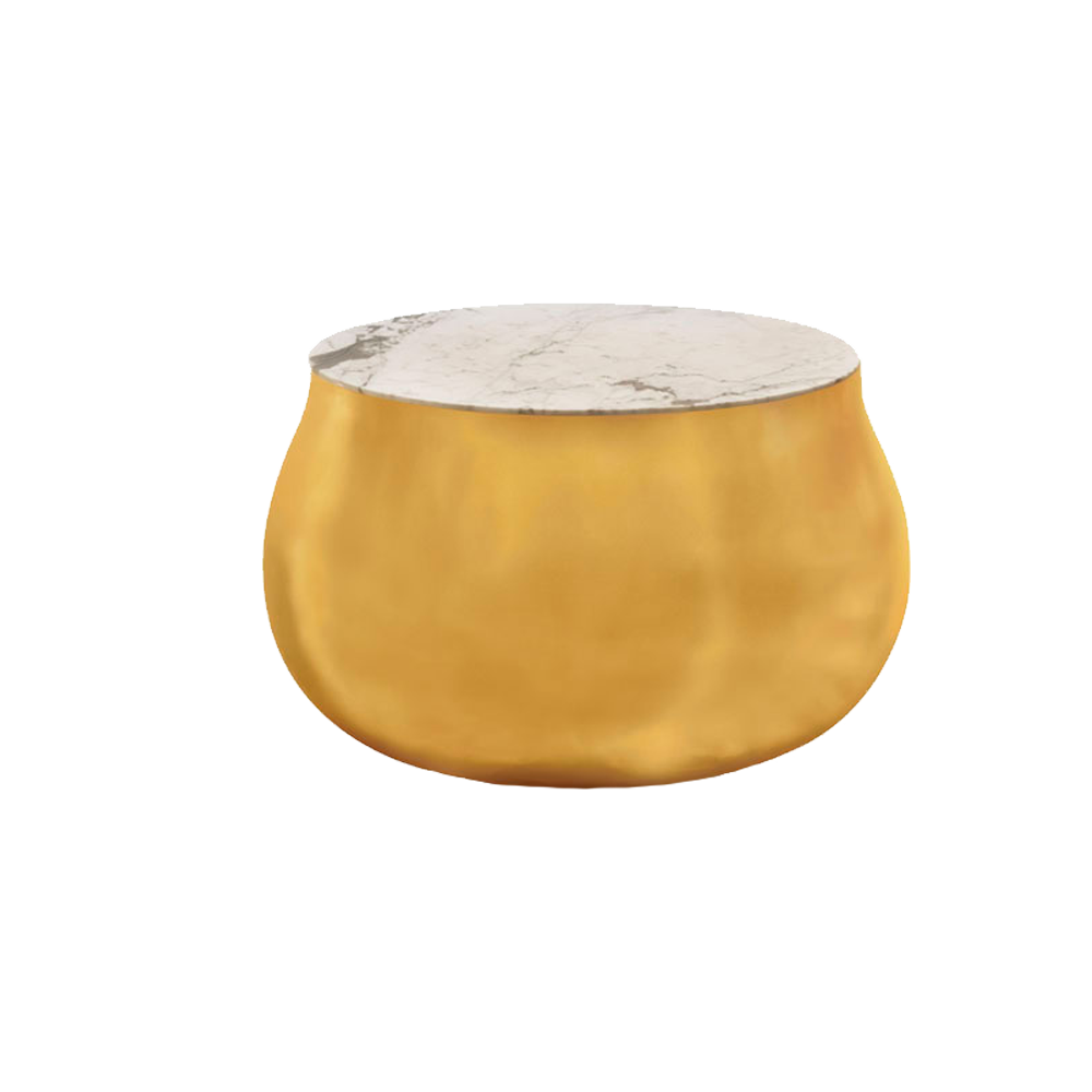 Terra Soprano Bianco Coffee/Side Table ist ein eleganter runder Messingtisch mit weißer Marmorplatte — zeitlos und vielseitig.