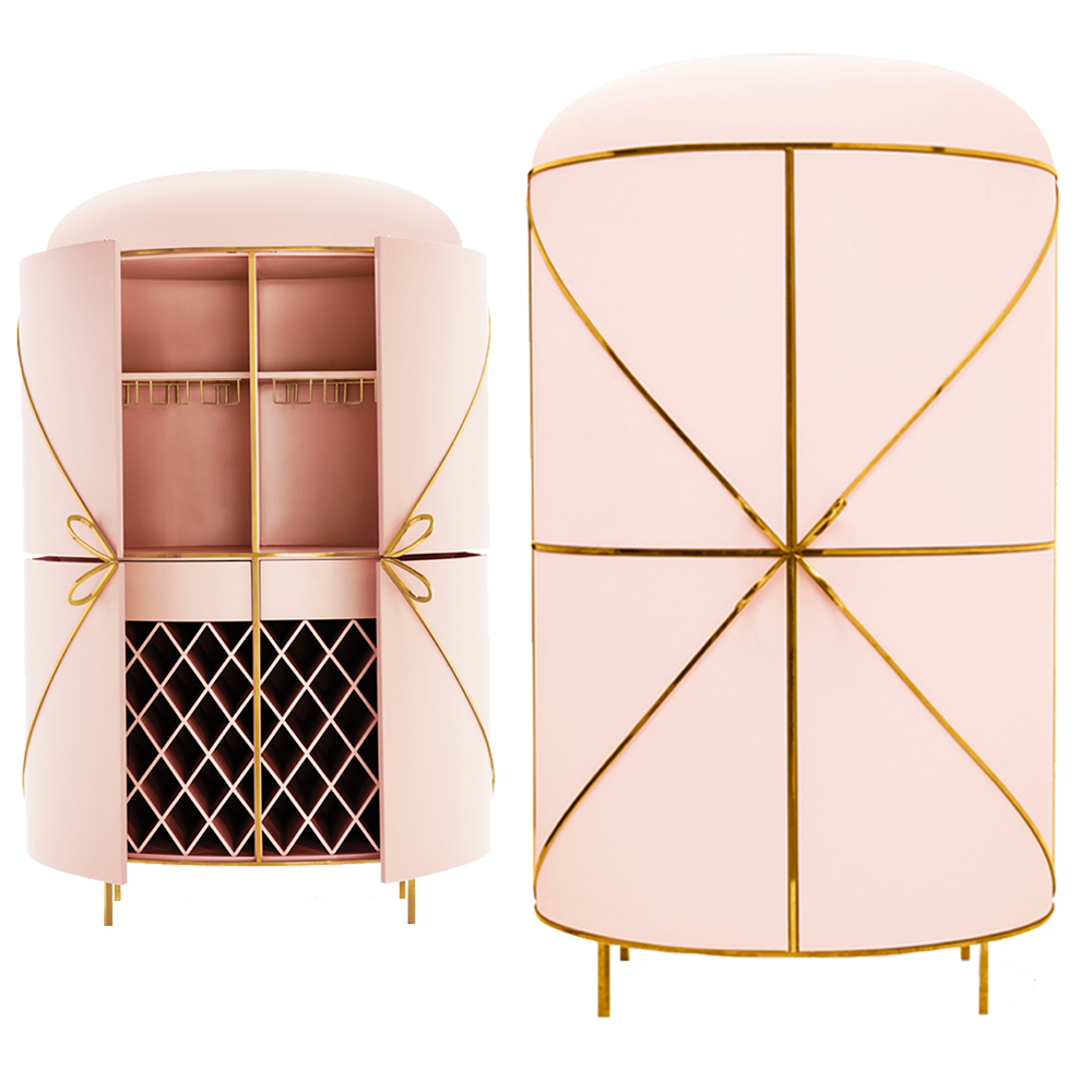 88 Secrets Bar Blush Oro, ein rosafarbener Barschrank mit goldenen Verzierungen und weichen, luxuriösen Kurven.
