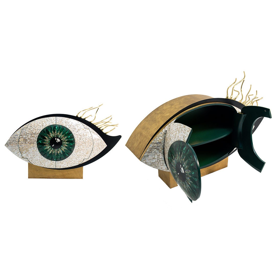 Nazar Cabinet Emerald mit juwelenbesetztem Augenmotiv in Smaragdtönen, mystisch und reich verziert.