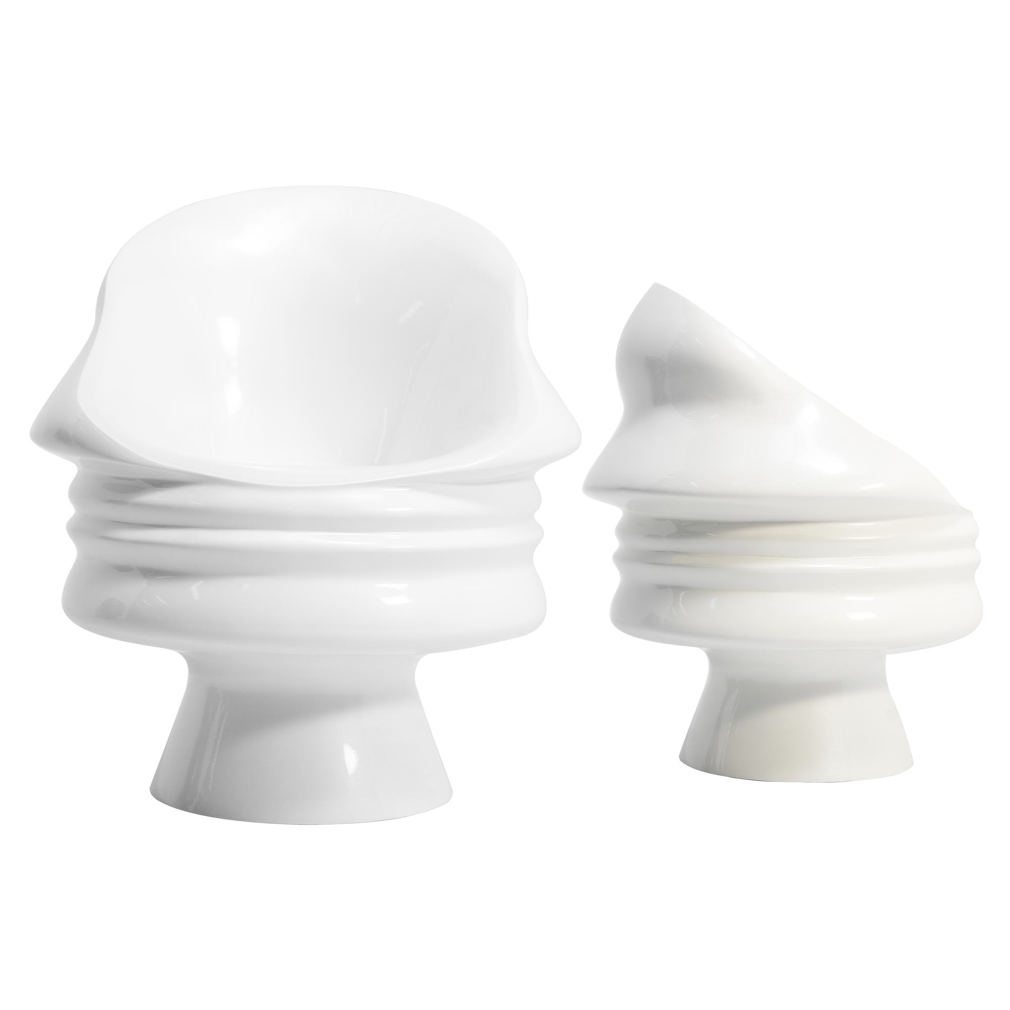 Ego Chair Pearl White mit geformter Gesichtskontur, minimalistisch und elegant.